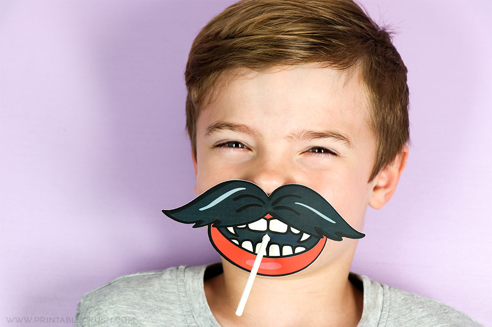 Use these FREE Vampire Printables as Halloween photo props or for a Halloween party favor!