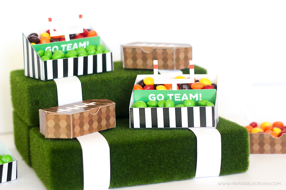 These FREE Printable Football Stadium Treat Holders will be PERFECT for your next Tailgating party!